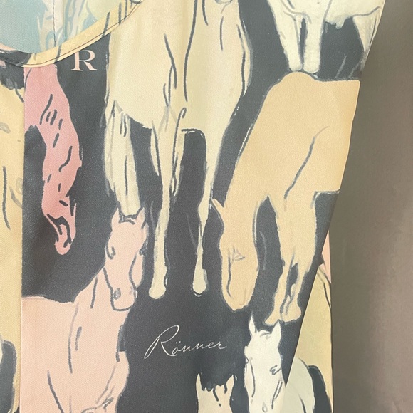 Ronner design horse patterned top - Picture 2 of 3